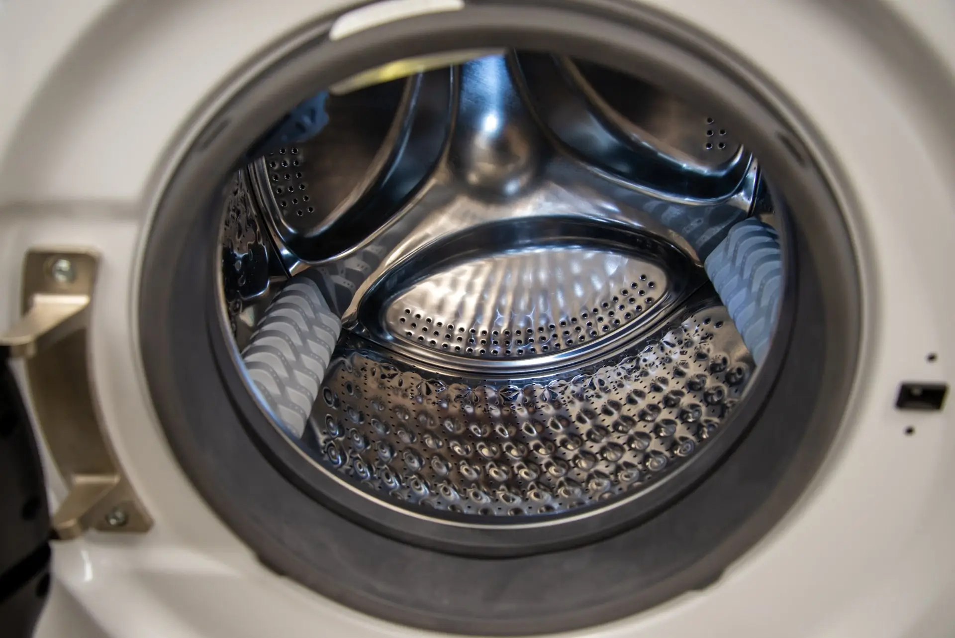 Washing Machine Maintenance Tips: Keep Your Appliance Running Smoothly